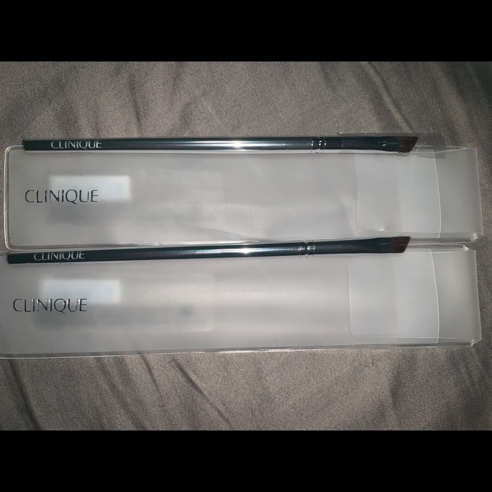 2 Clinique eye definer makeup brushes